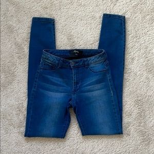 New Zealand’s Max Brand Gorgeous Blue Skinnies